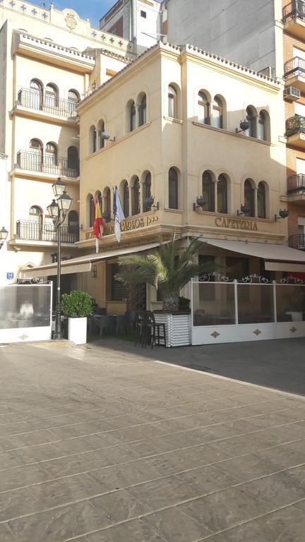 Hotel Juan Carlos I Вильярробледо Экстерьер фото